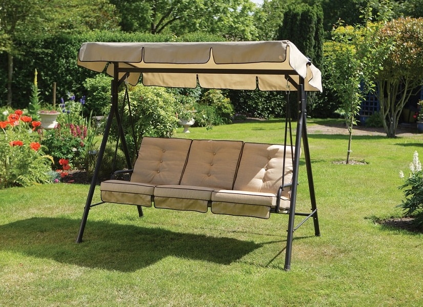 Деревянные качели для дачи: как выбрать?