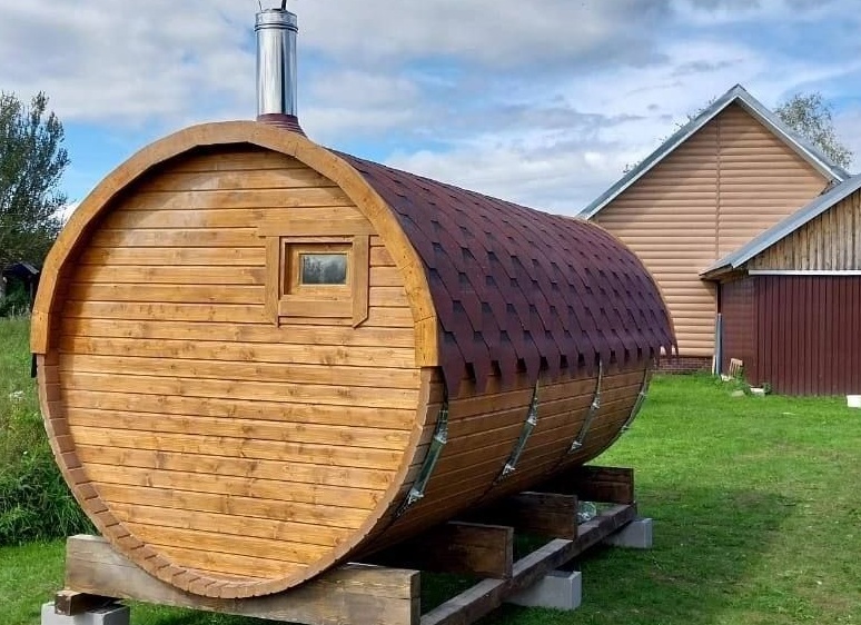 Плюсы и минусы бани-бочки на дачном участке