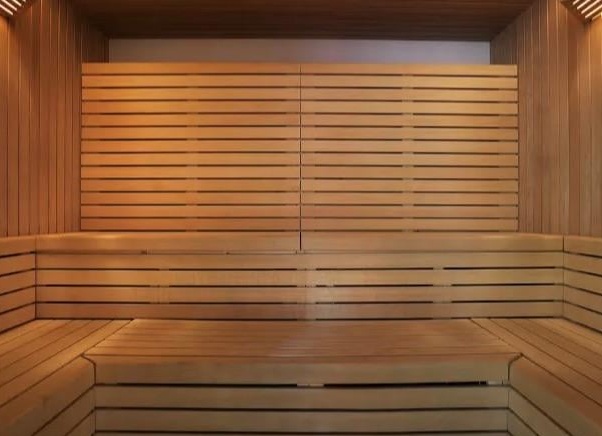 Улучшите свой сон, посетив вечером сауну