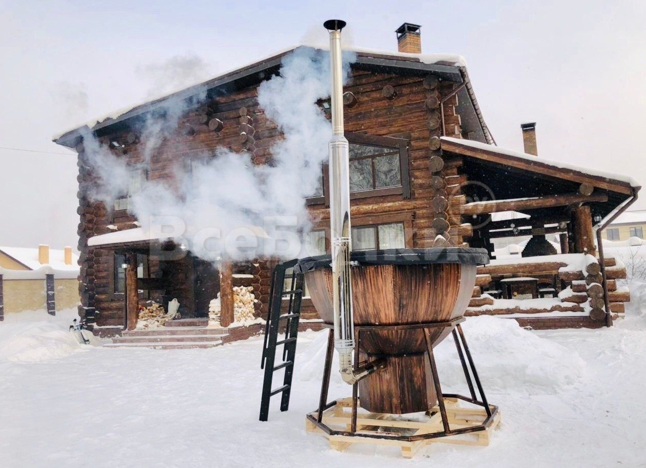 Банный чан зимой на улице