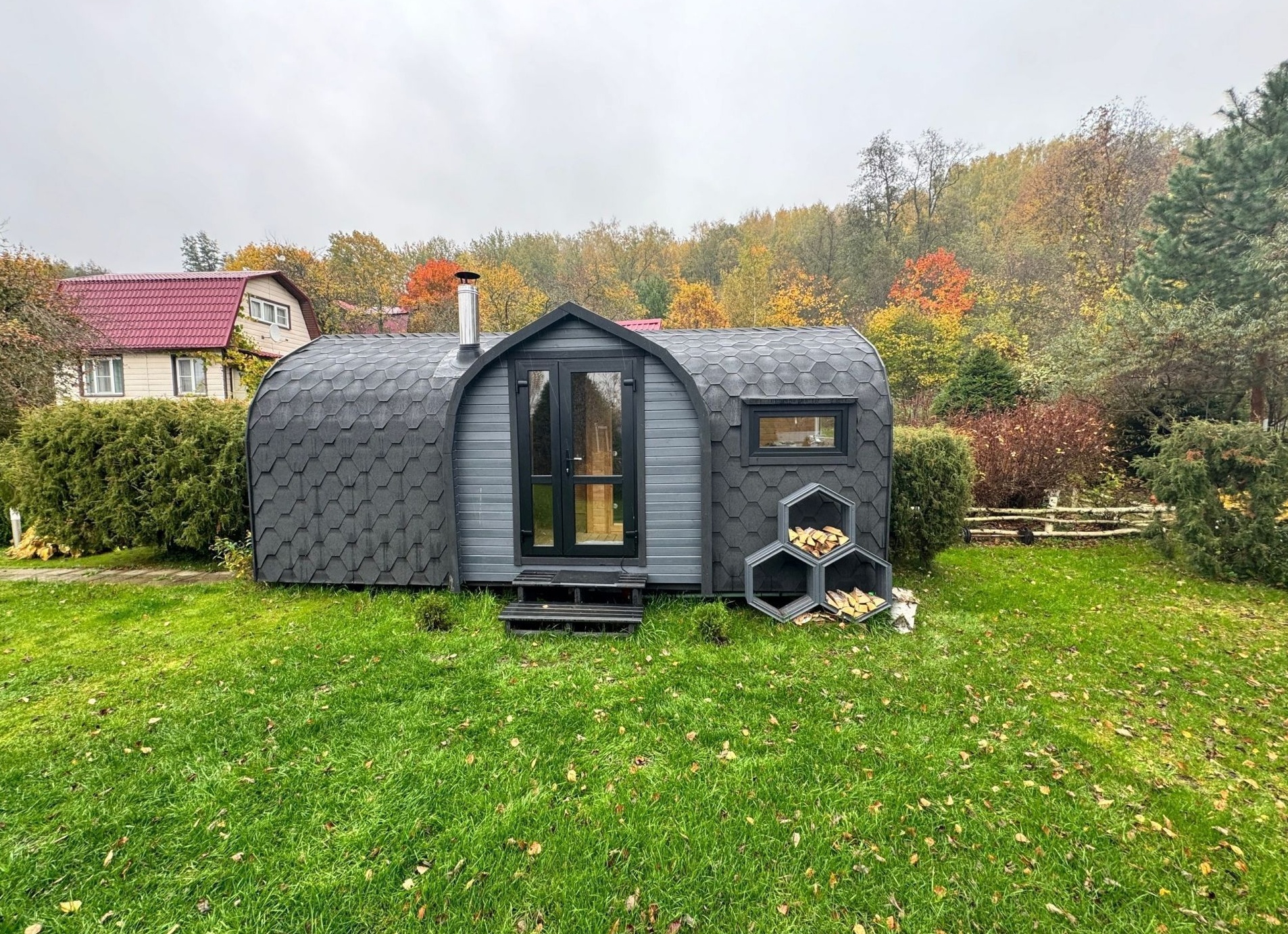 Сборка бани викинг на участке